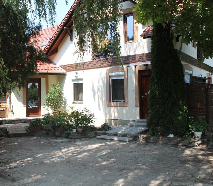 Vargapartman Szeged Buitenkant foto