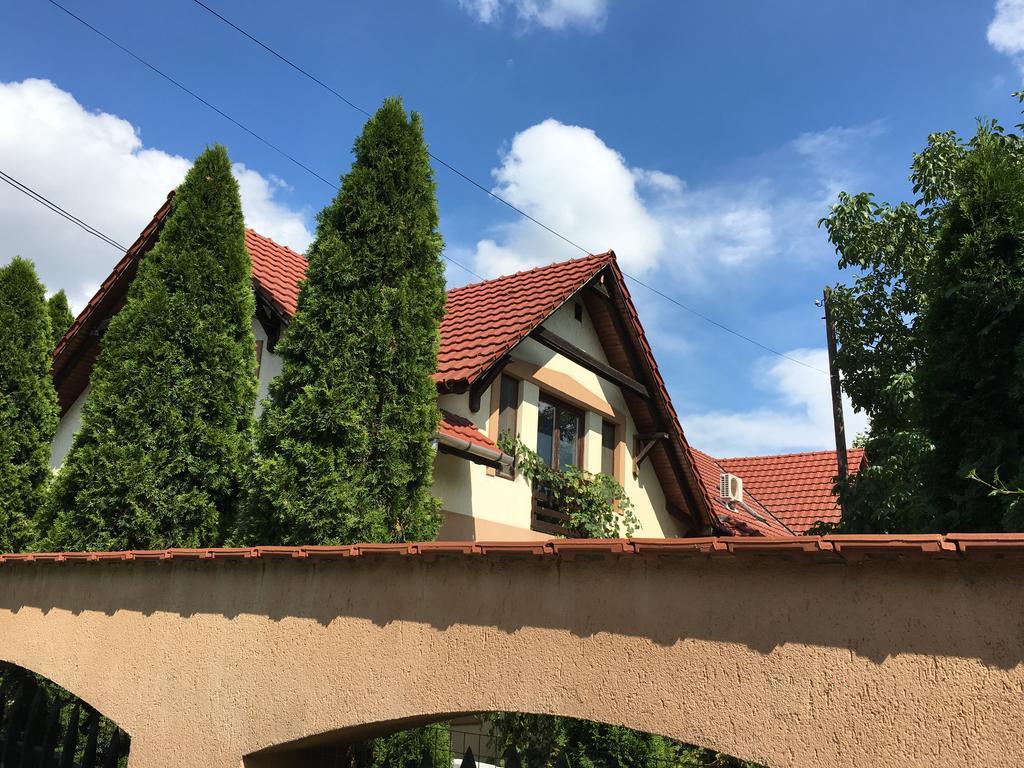 Vargapartman Szeged Buitenkant foto